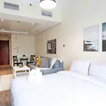 Lake Views Stunning Studio L 1 Min Walk To Metro