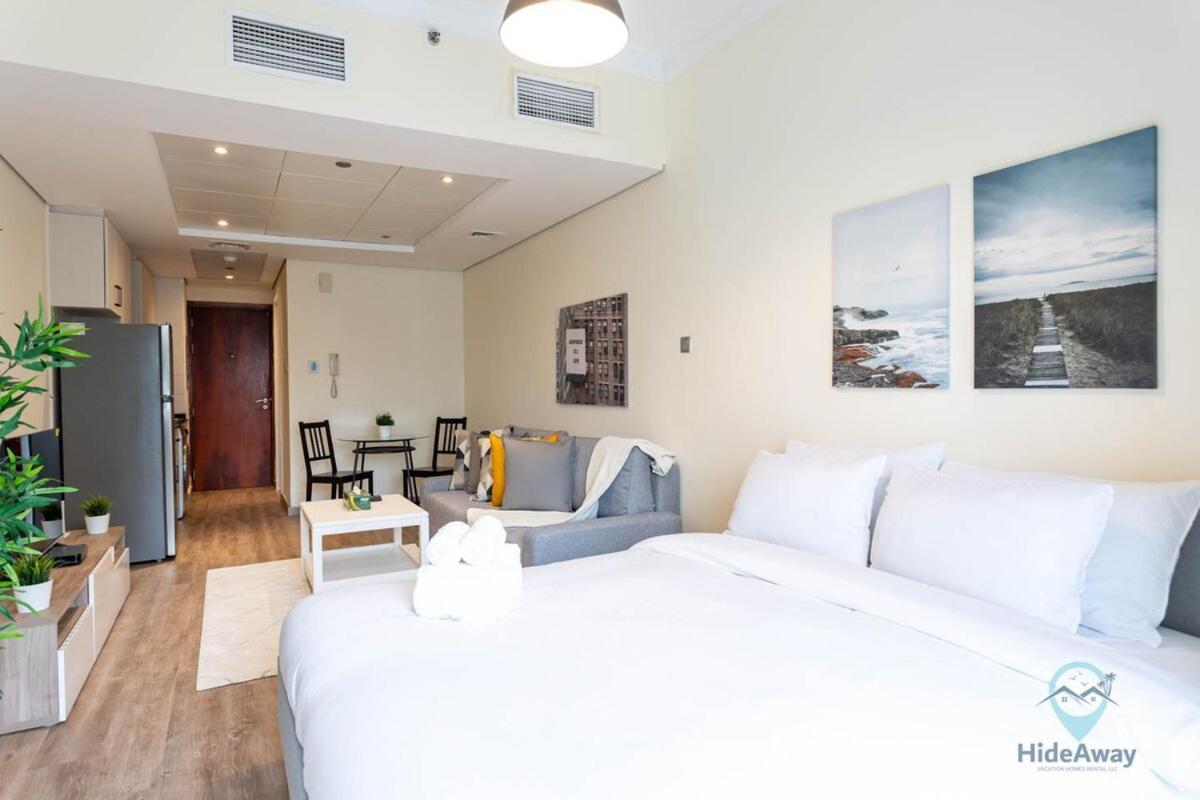 Views Stunning L 1 Min Walk To Metro Apartment *